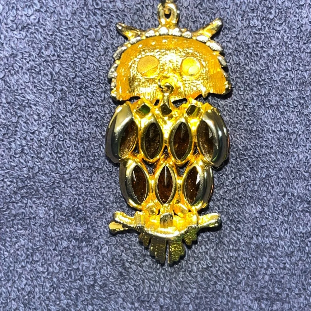 Elegant Gold Owl Pendant Necklace - Picture 8 of 8